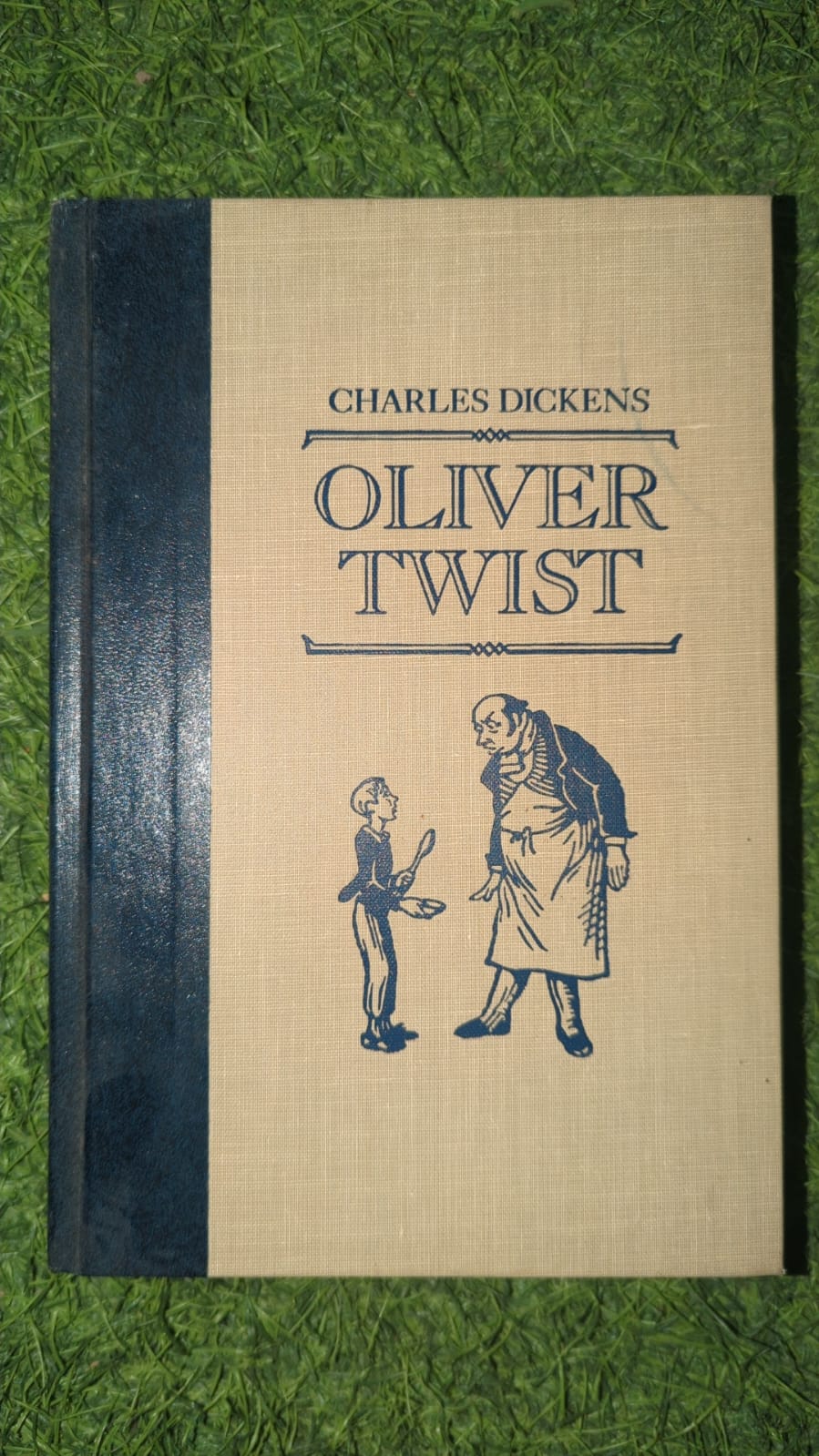 Preloved Hardcover Oliver Twist by Charles Dickens